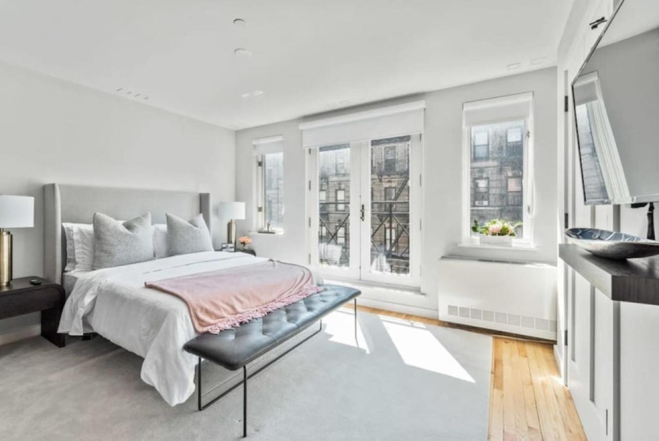 뉴욕 Luxe Studio With Charming Juliet Balcony 아파트 외부 사진